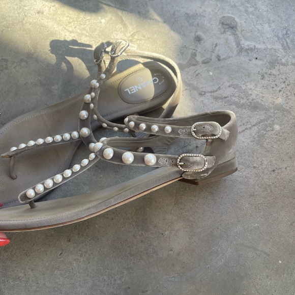 Chanel pearl thong sandals /39.5 - Picture 3 of 5